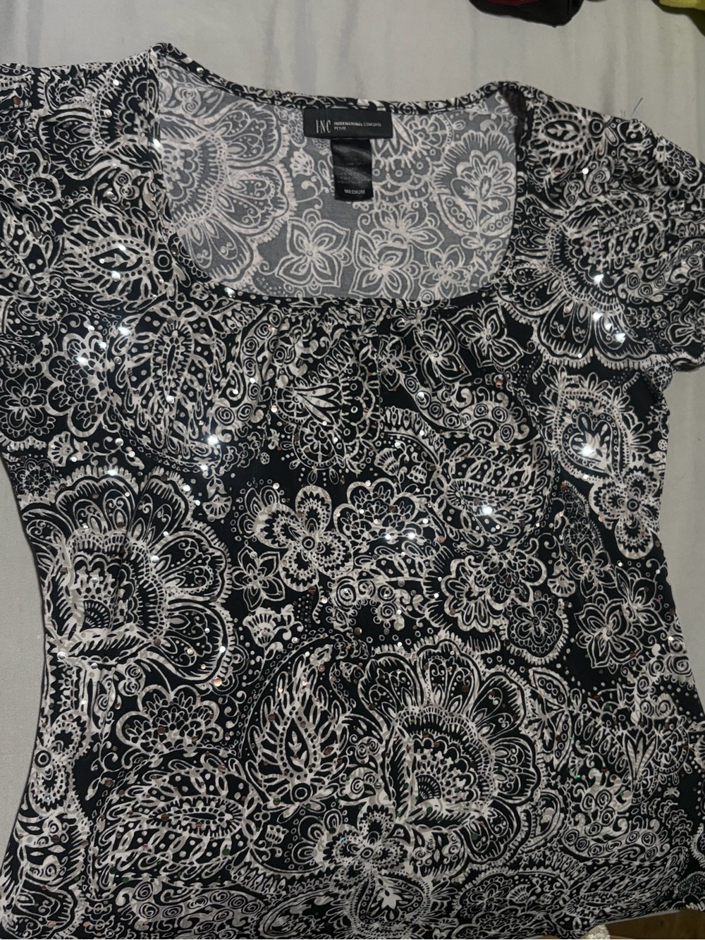 INC International Concepts Black and White Floral Scoop Neck Tee